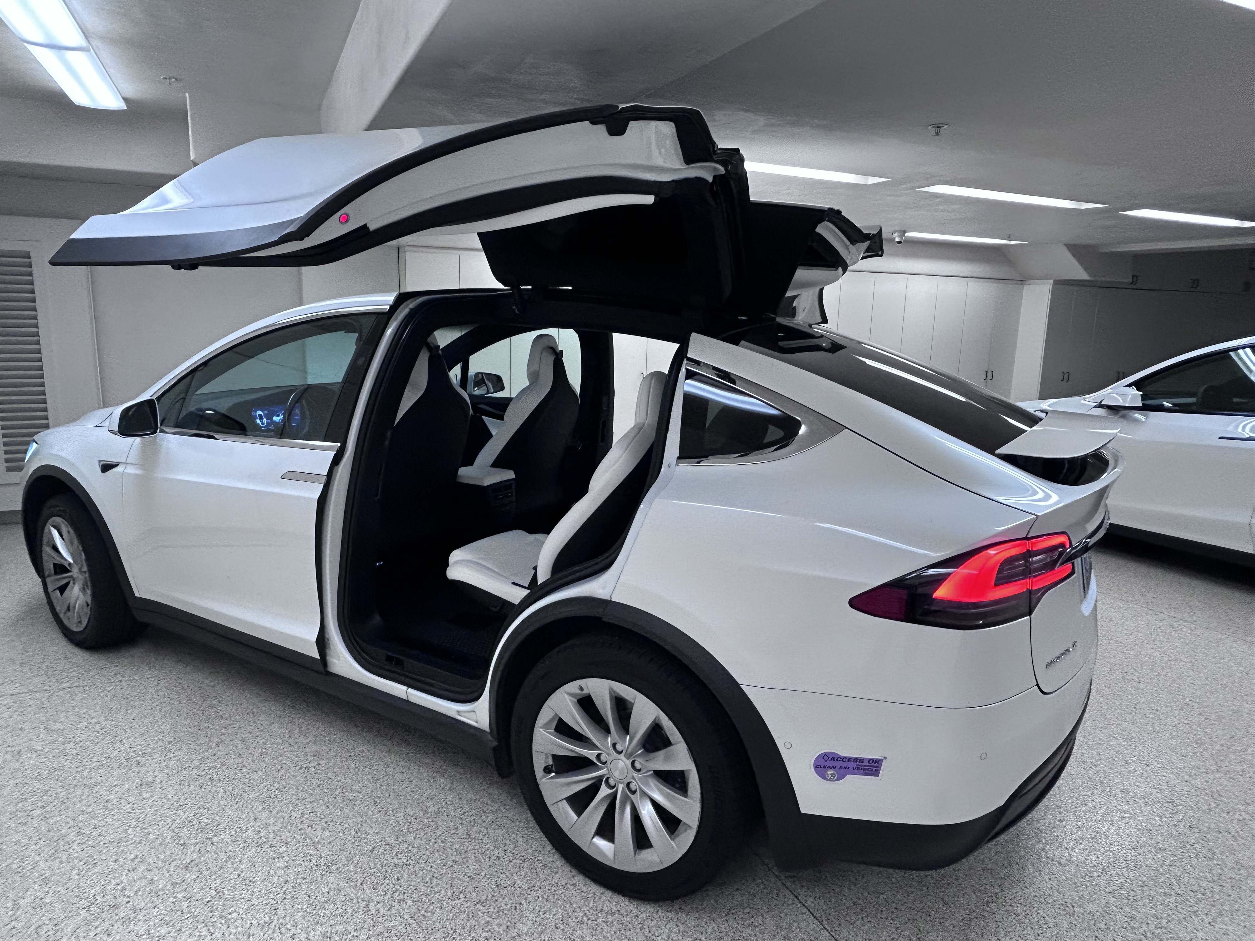 Used 2018 Tesla Model X 100D AWD/4WD image 11