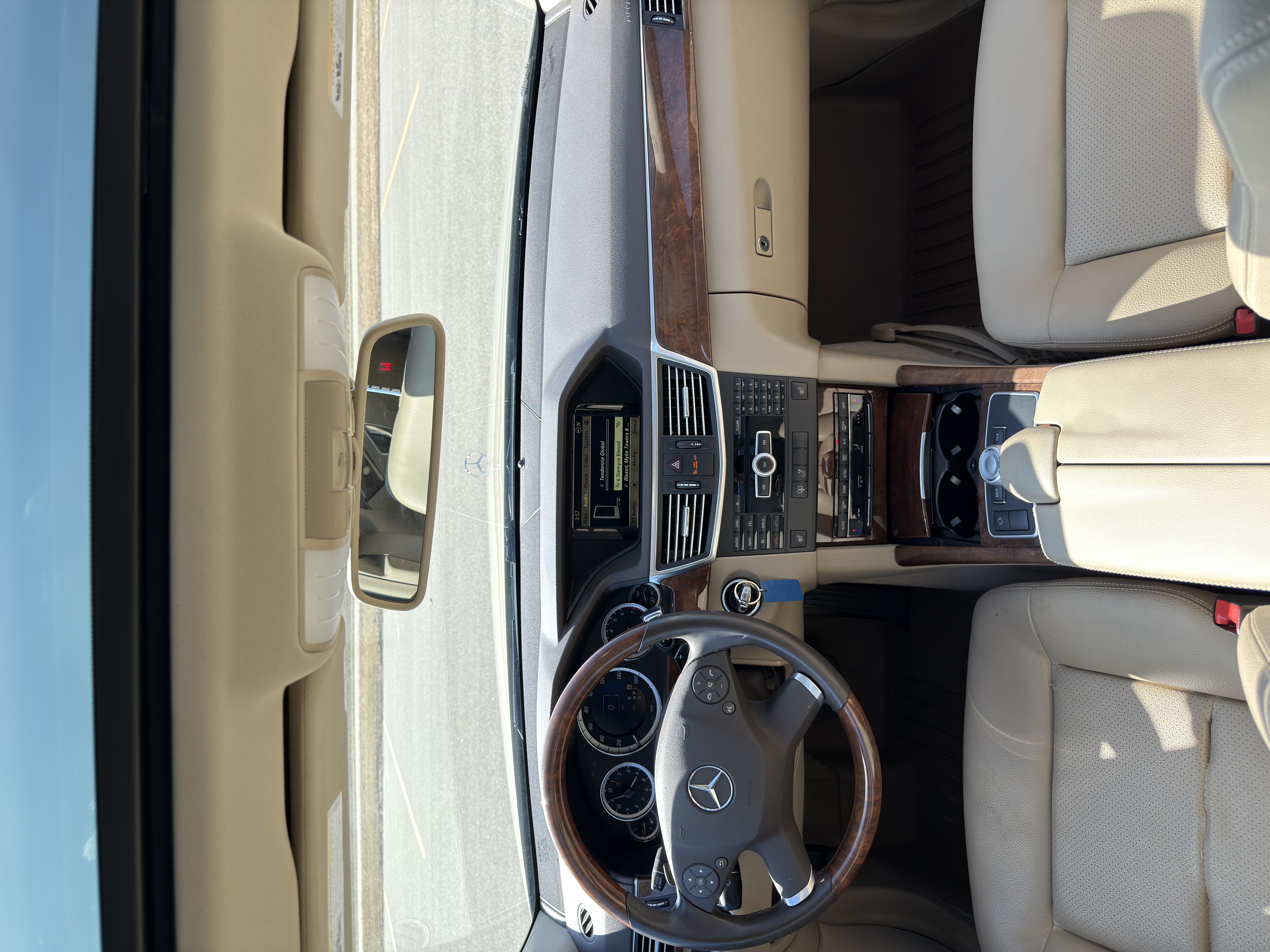 Used 2012 Mercedes-Benz E 350 4MATIC Sedan image 25