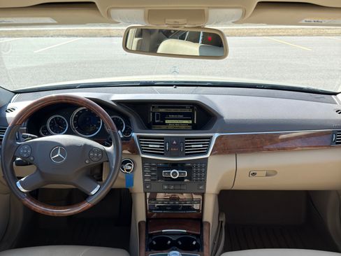 Used 2012 Mercedes-Benz E 350 4MATIC Sedan image 25