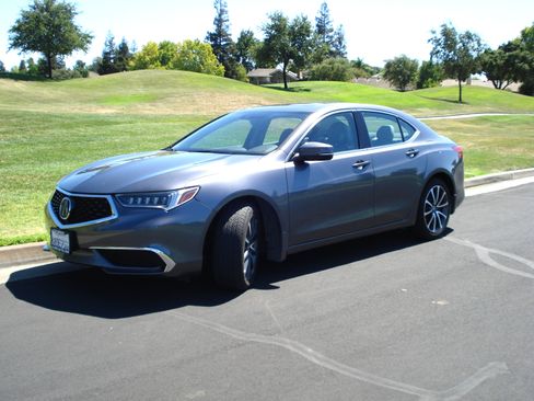 Used 2018 Acura TLX V6 FWD image 4
