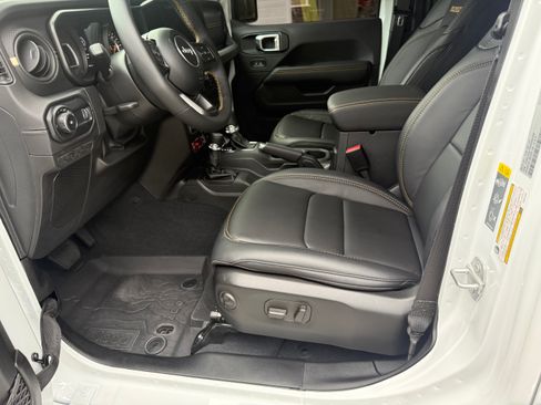 Used 2024 Jeep Wrangler Unlimited Rubicon 392 image 11