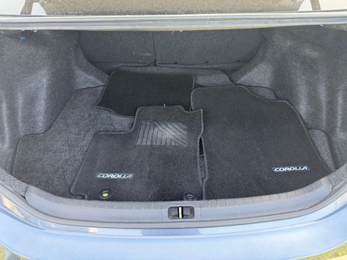 Used 2014 Toyota Corolla LE image 14