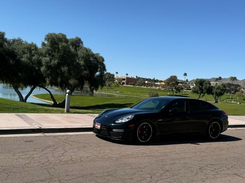 Used 2016 Porsche Panamera Turbo image 5