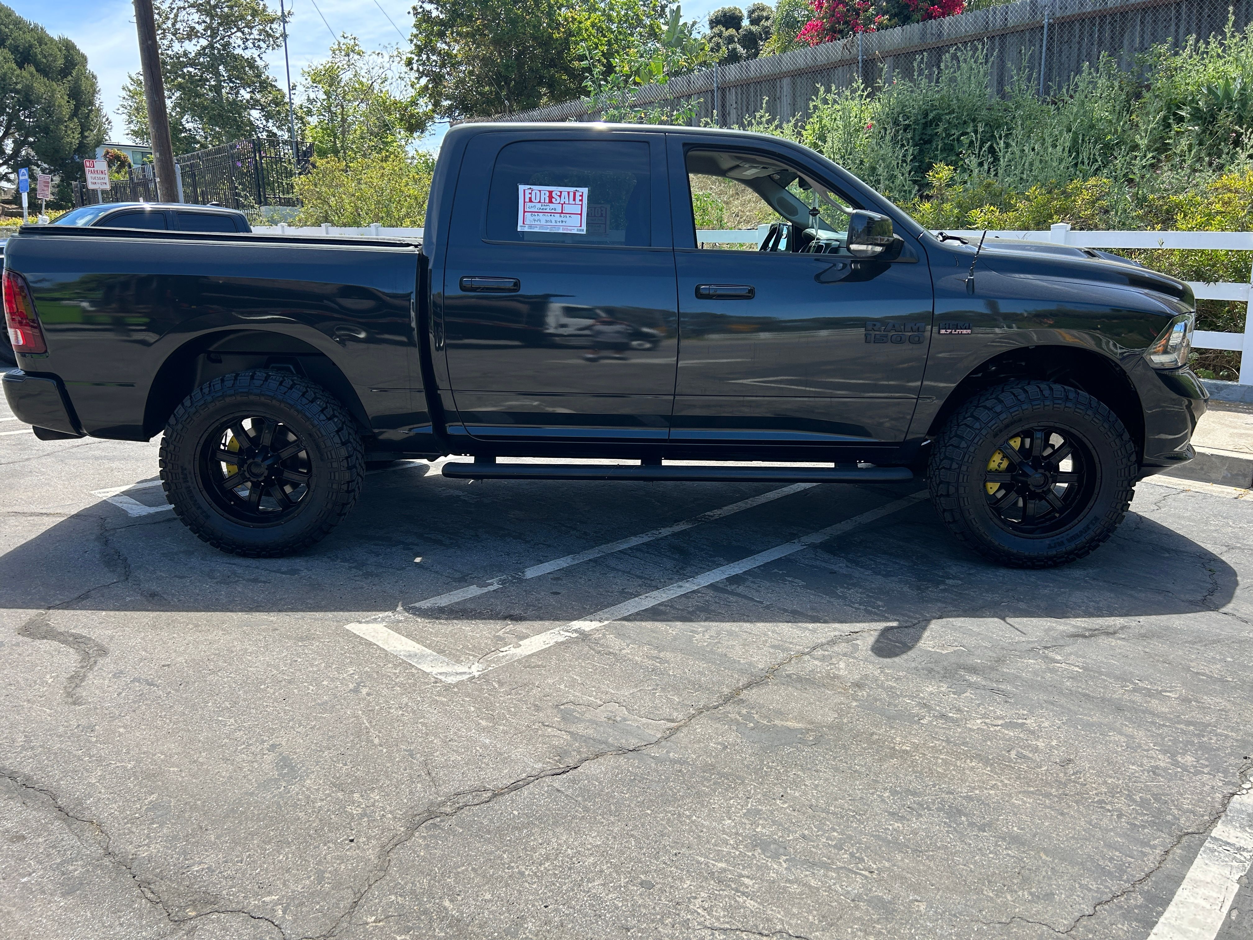 Used 2017 RAM 1500 Sport w/ Black Ram 1500 Sport Group RWD image 1