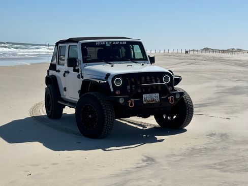 Used 2015 Jeep Wrangler Unlimited Sport w/ Quick Order Package 24S image 4