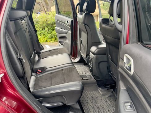 Used 2021 Jeep Grand Cherokee Laredo X image 11