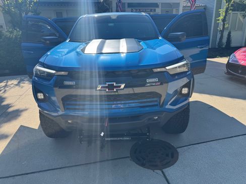 Used 2024 Chevrolet Colorado ZR2 w/ Technology Package image 2