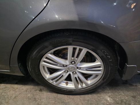 Used 2013 INFINITI G37 Journey w/ Premium Pkg image 9