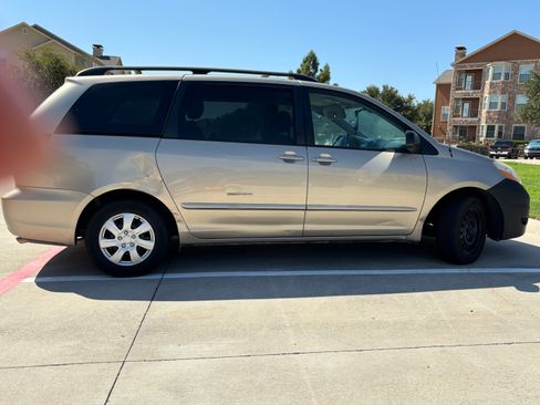 Used 2007 Toyota Sienna LE FWD image 9
