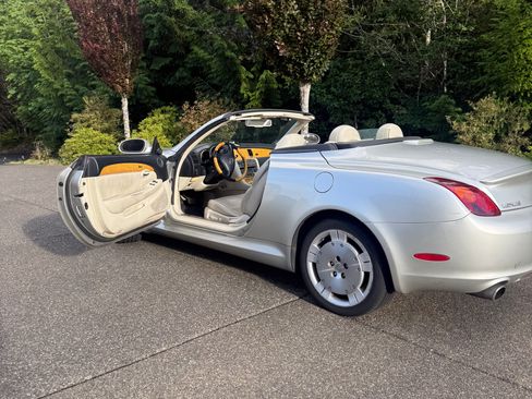 Used 2005 Lexus SC 430 Convertible RWD image 23