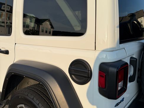 Used 2025 Jeep Wrangler Unlimited Sport S 4xe AWD/4WD image 5