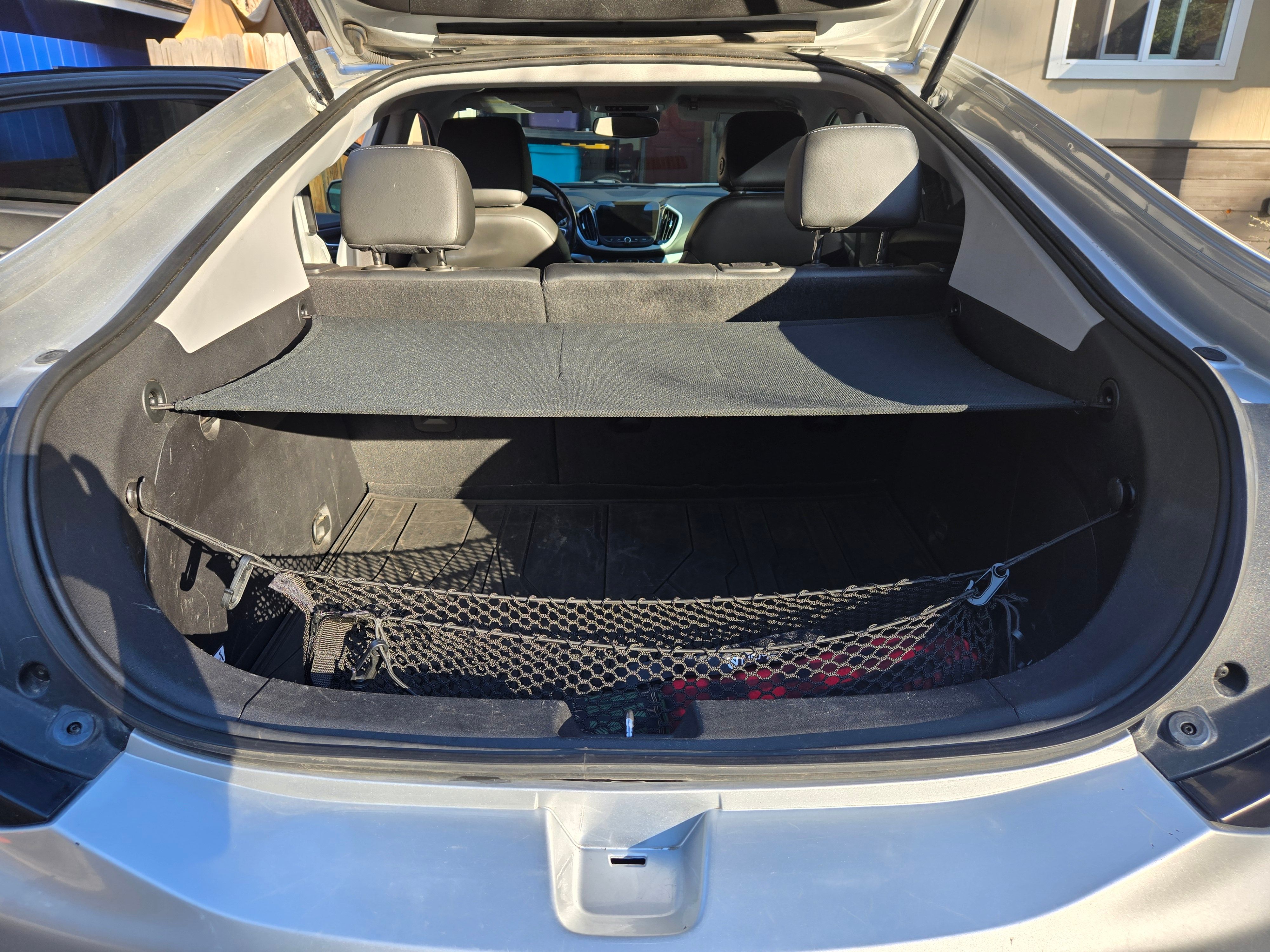 Used 2018 Chevrolet Volt LT w/ Comfort Package FWD image 10