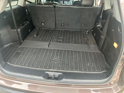 Used 2018 Toyota Highlander XLE AWD/4WD image 12