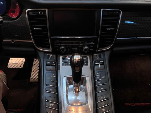 Used 2010 Porsche Panamera Turbo image 13