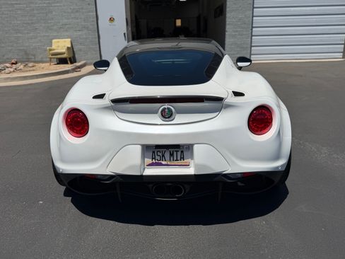 Used 2018 Alfa Romeo 4C Coupe w/ Coupe Track Package 1 RWD image 10