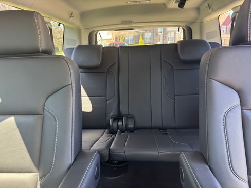 Used 2018 GMC Yukon XL SLT w/ Premium Edition image 6