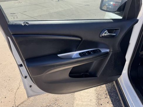 Used 2018 Dodge Journey SXT w/ Blacktop Package image 10