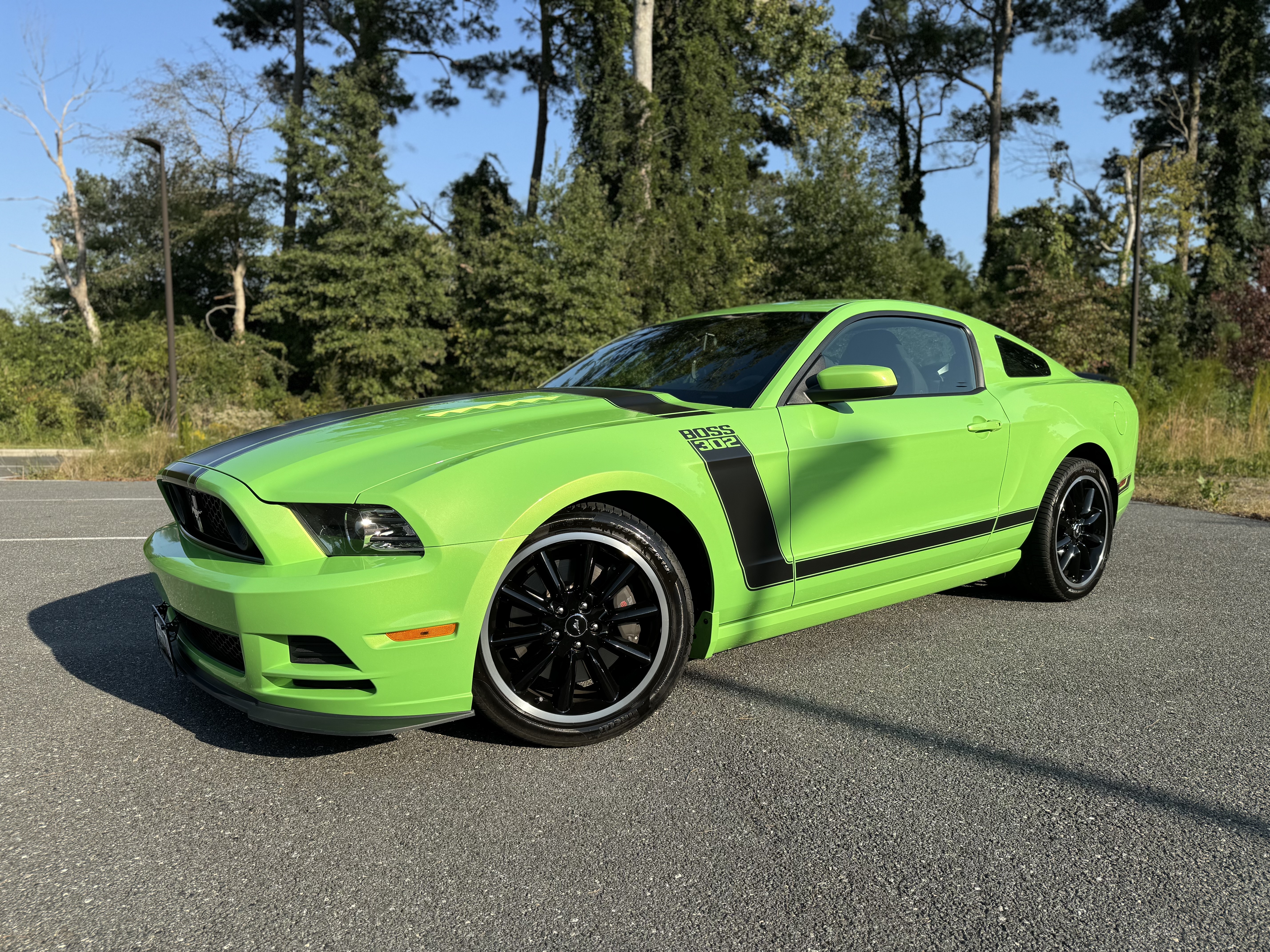 Used 2013 Ford Mustang Boss 302 w/ Boss 302 Accessory Pkg RWD image 2