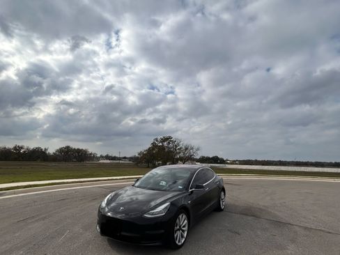 Used 2019 Tesla Model 3 Long Range image 1