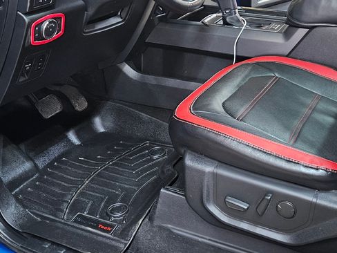 Used 2019 Ford F150 Lariat w/ Equipment Group 502A Luxury image 6