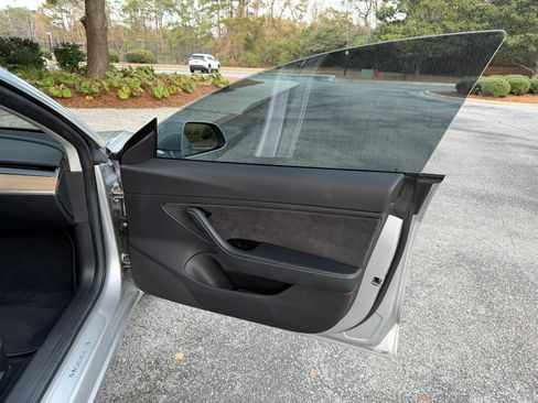 Used 2018 Tesla Model 3 Long Range image 32