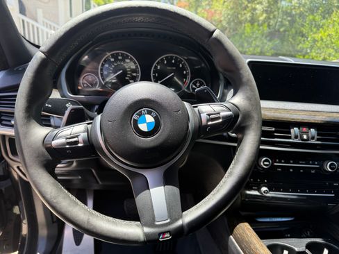 Used 2018 BMW X5 xDrive40e w/ M Sport Package AWD/4WD image 4