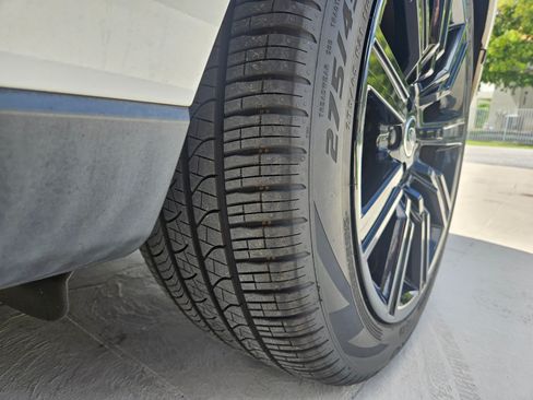 Used 2017 Land Rover Range Rover HSE image 24