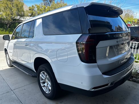 Used 2025 Chevrolet Suburban LT w/ Sun And Tow Package image 2