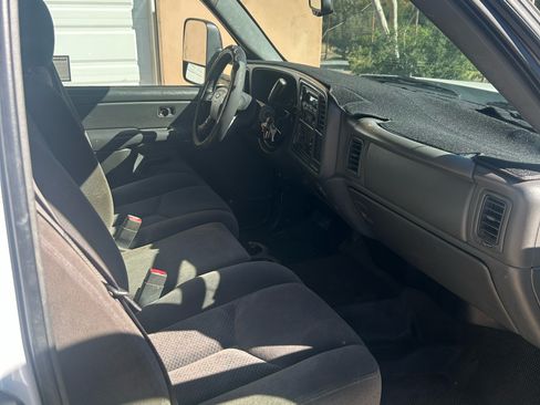 Used 2006 Chevrolet Silverado 2500 W/T image 4