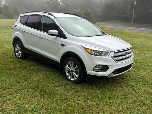 Used 2018 Ford Escape SE AWD/4WD image 17