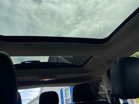Used 2013 Ford Edge SEL FWD image 17