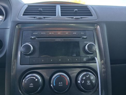 Used 2010 Dodge Challenger R/T image 19