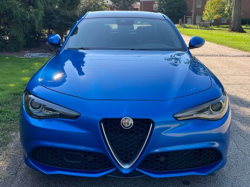 Used 2019 Alfa Romeo Giulia Ti Sport w/ Quick Order Package 22S Sport AWD/4WD image 2