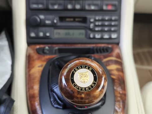 Used 2002 Jaguar XK8 Convertible image 21