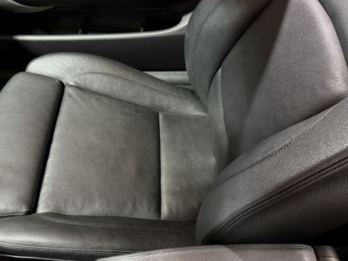 Used 2011 BMW 135i Convertible image 23