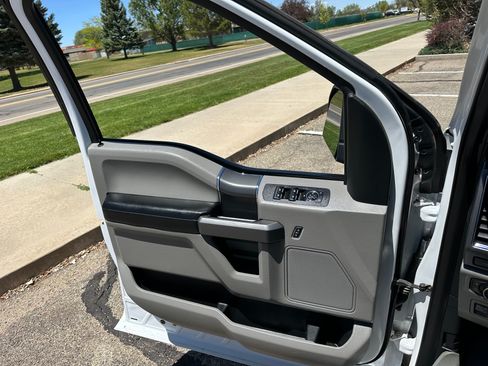 Used 2019 Ford F150 XLT w/ Equipment Group 302A Luxury AWD/4WD image 20
