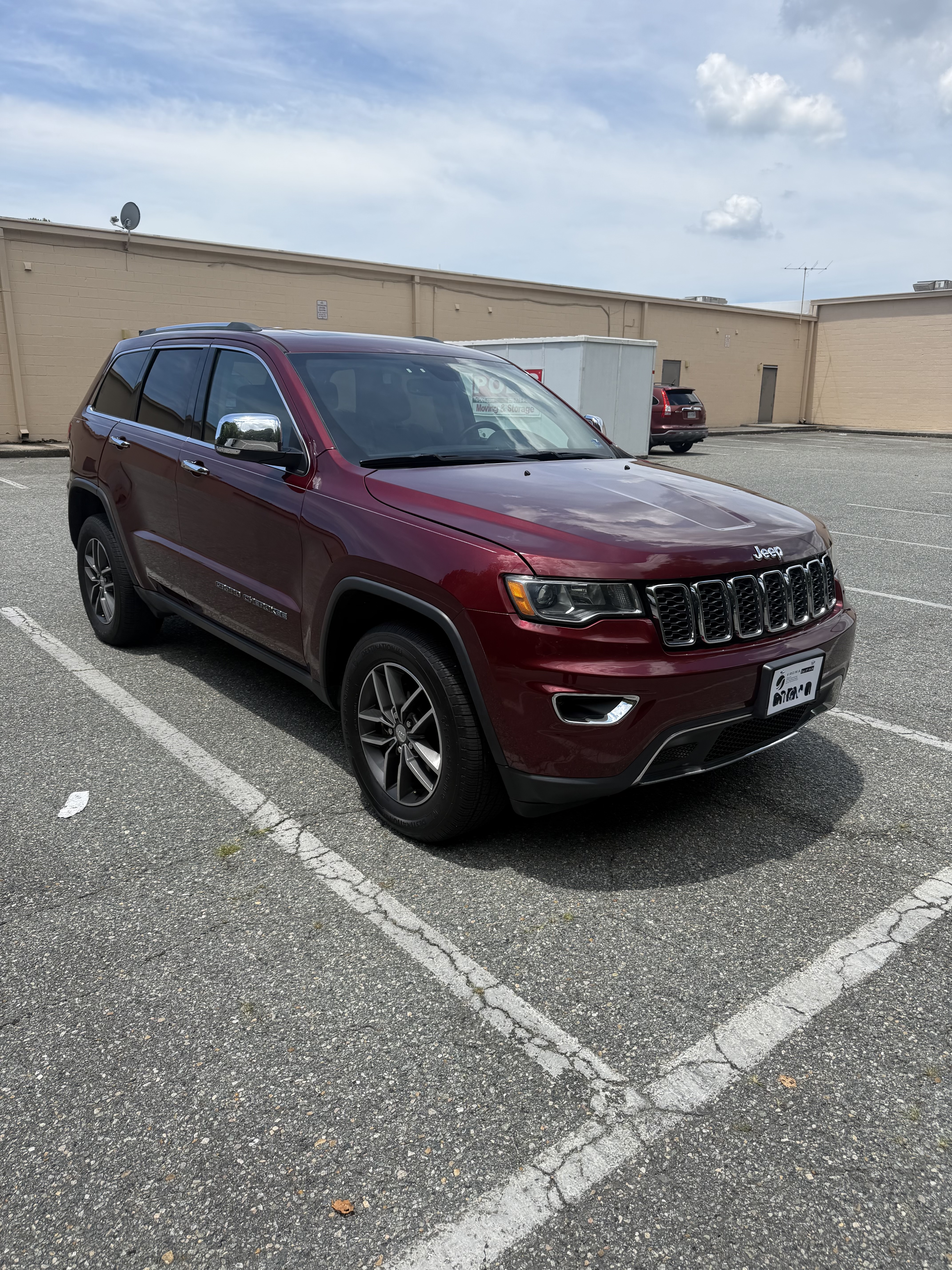 Used 2018 Jeep Grand Cherokee Limited AWD/4WD image 2