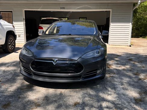 Used 2013 Tesla Model S Performance image 1