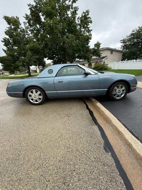 Used 2005 Ford Thunderbird RWD image 12
