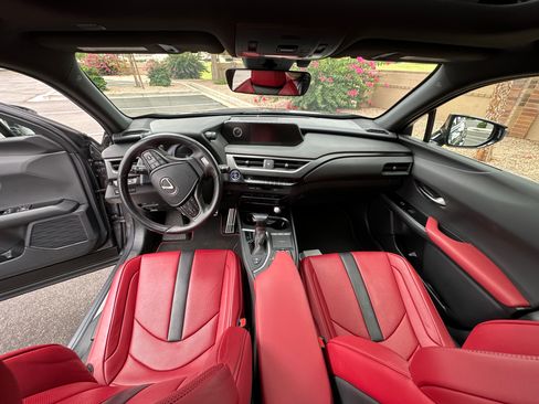 Used 2021 Lexus UX 250h F Sport image 9