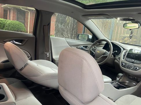 Used 2022 Chevrolet Malibu LT FWD image 5