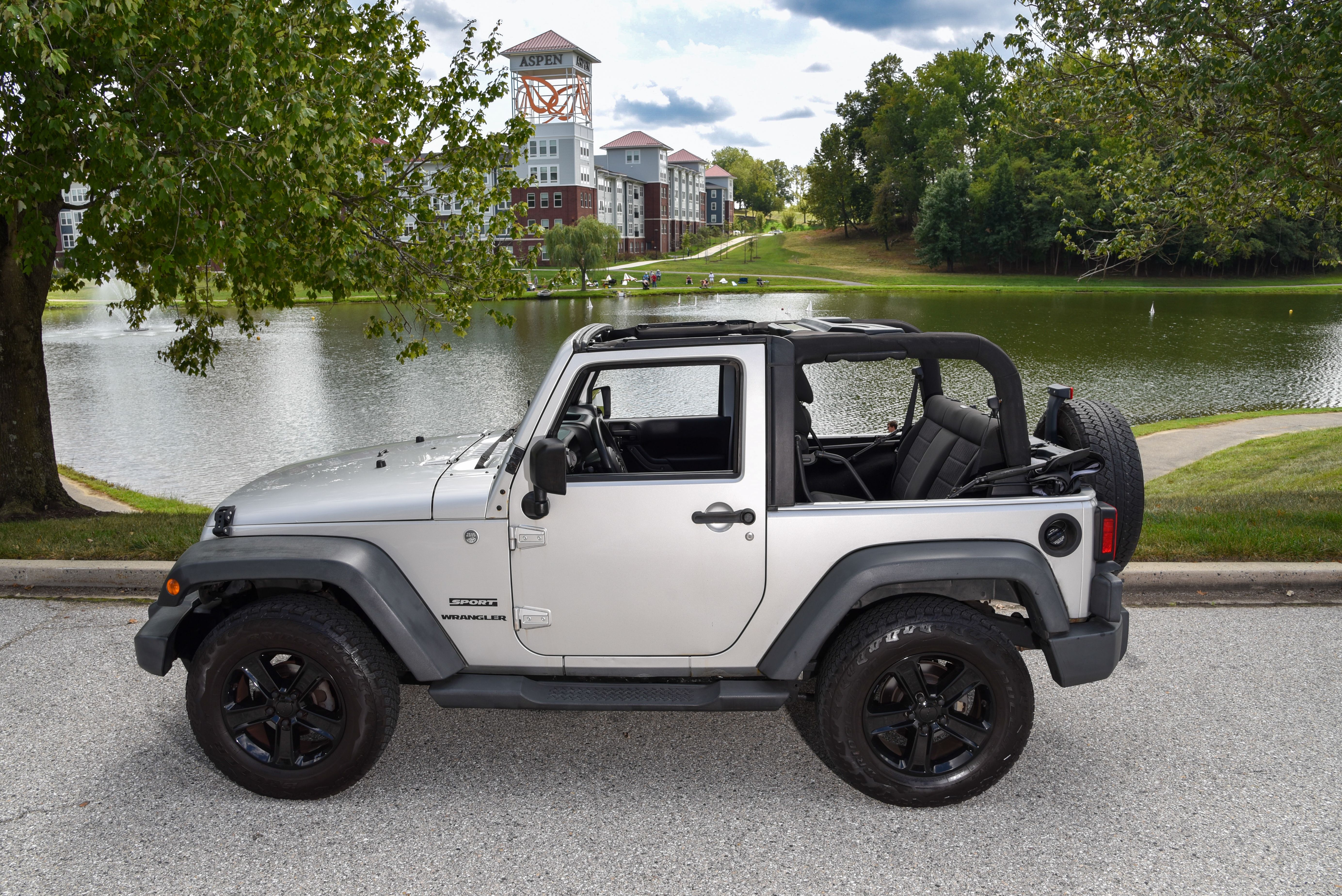 Used 2011 Jeep Wrangler Sport AWD/4WD image 9
