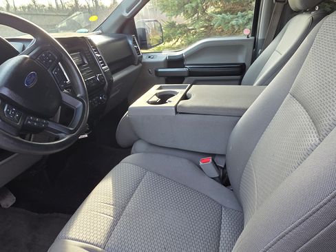 Used 2016 Ford F150 XLT image 6