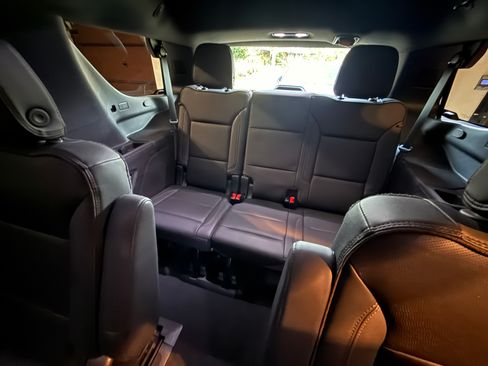 Used 2021 Chevrolet Tahoe High Country image 16