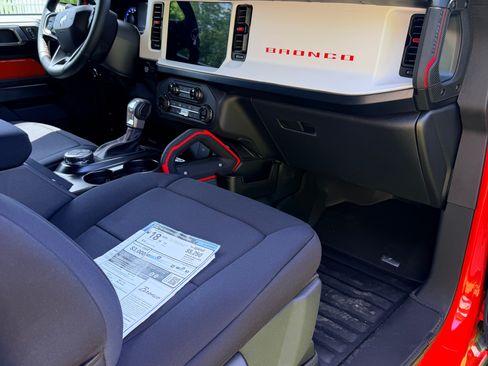 Used 2024 Ford Bronco Heritage Edition AWD/4WD image 5
