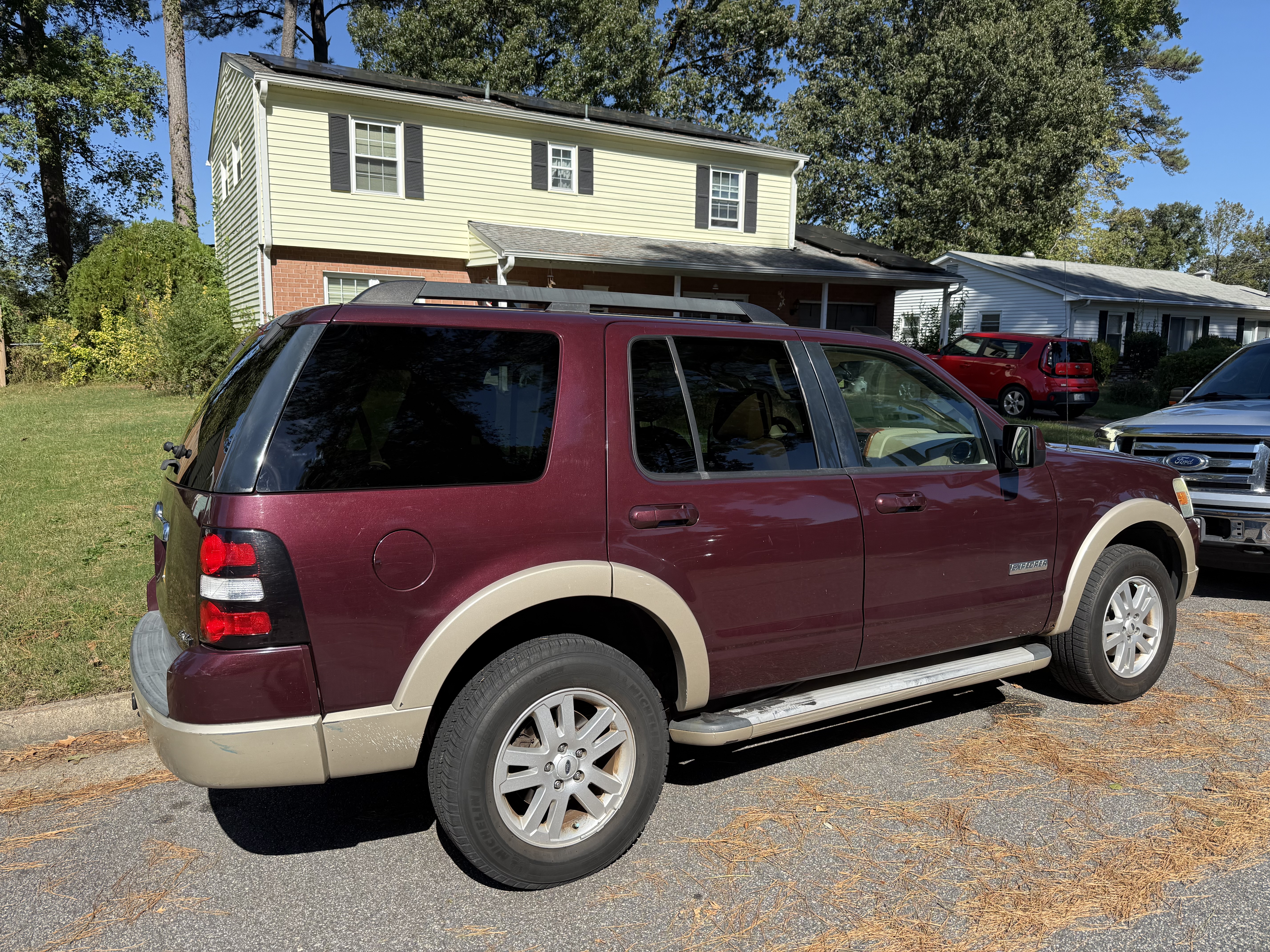 Used 2008 Ford Explorer Eddie Bauer AWD/4WD image 4
