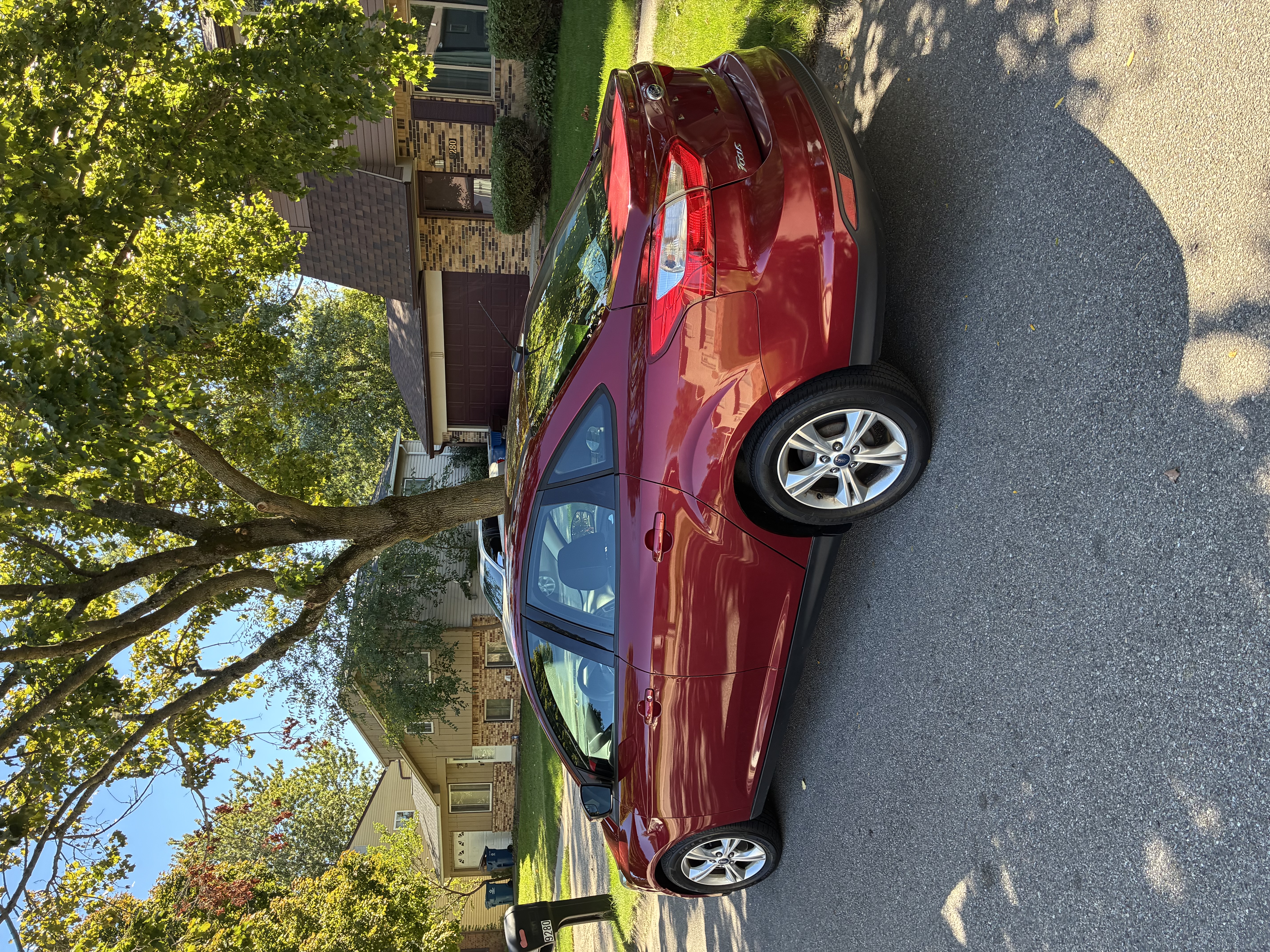 Used 2013 Ford Focus SE FWD image 11