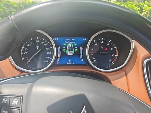 Used 2019 Maserati Ghibli S RWD image 17
