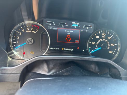 Used 2015 Ford F150 Lariat w/ Equipment Group 501A Mid image 5