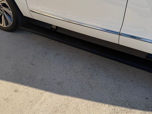 Used 2023 Lincoln Navigator Reserve image 1